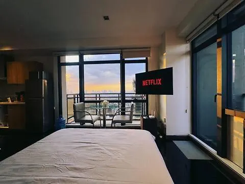 Executive Sunset View In Makati - Private Manila